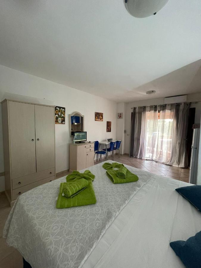 Ferienwohnung Casa Monella Mono Locale Vista Mare Marinella  Exterior foto